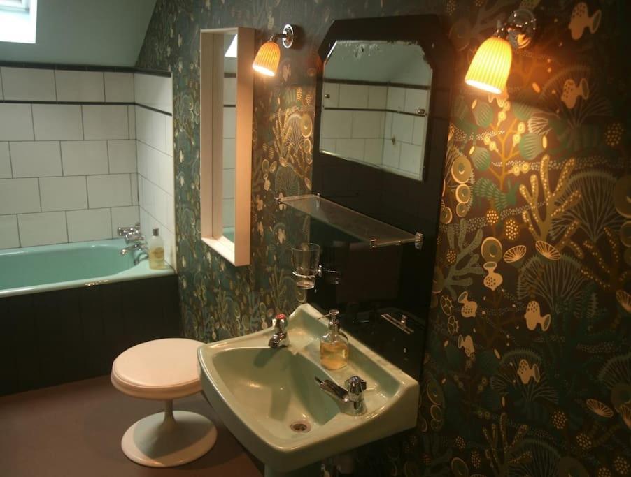 Creatively Converted Barn In Accessible Rural Spot Llanwrda Eksteriør billede